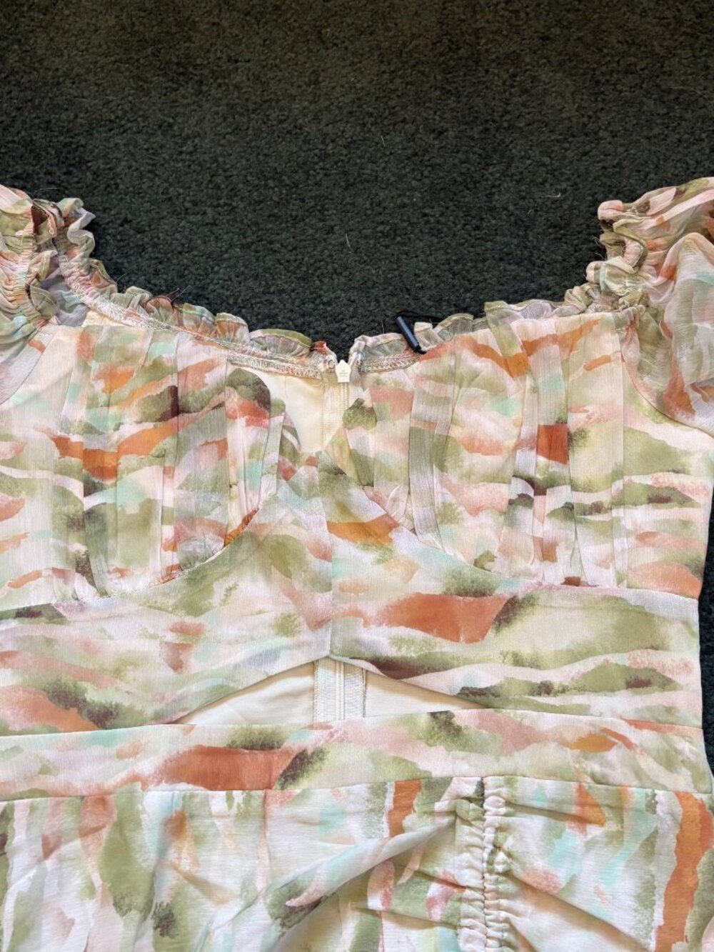 NET Hello Molly Selfie Leslie Floral Puff Sleeve Dress Mini Cut Out Watercolors - Picture 3 of 14